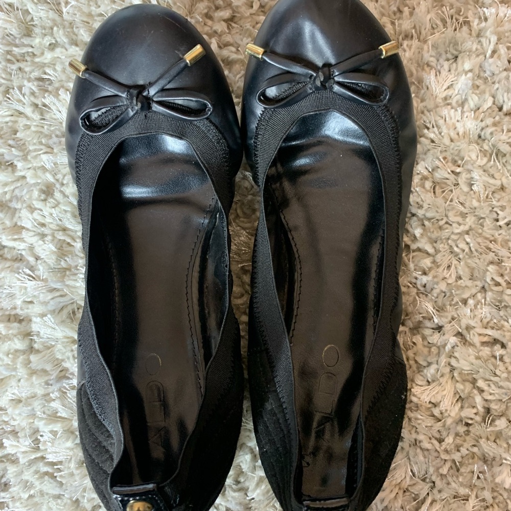 Also ballet flats